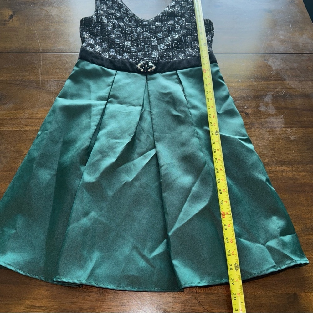 Ignite Evenings Black Sequin with Emerald Skirt Sleeveless Formal Short Dress 8 - Picture 9 of 10